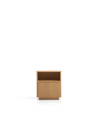 Helvine Nachttisch mit einer Schublade, Eichenfurnier, 45 x 52 cm, FSC 100 %