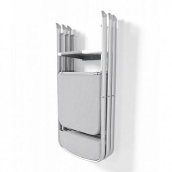 Wandhaken mit Dübeln zum Aufhängen von 4 Stühlen