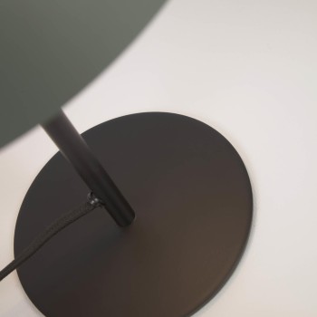 Aleyla Tischlampe aus Metall mit Finish