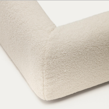 Martina Bett mit abnehmbarem Bezug aus ecrufarbenem Lammfell 