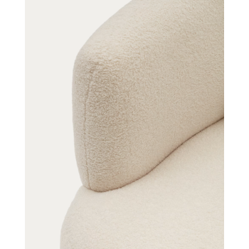 Martina Sessel aus ecrufarbenem Lammfell mit Kissen