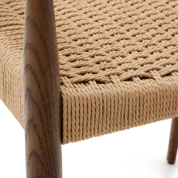 Analy Stuhl mit Armlehnen aus massivem Eichenholz mit Walnuss-Finish und FSC 10-Seilsitz