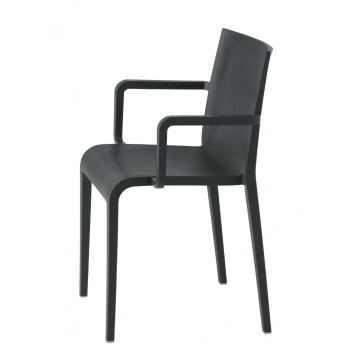 NASSAU 534 ET AL Stuhl mit Armlehnen.