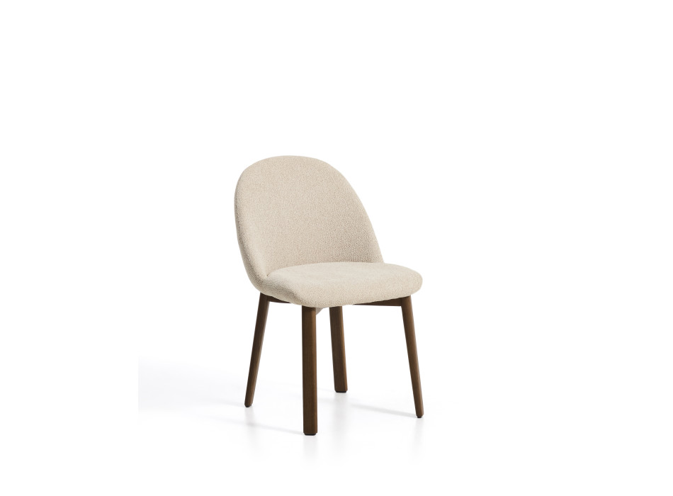 Meila-Stuhl aus beigefarbenem Chenille und Beinen aus massiver Eiche mit Walnuss-Finish