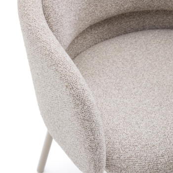 Minda-Stuhl aus dickem, beigem Chenille mit Stahlbeinen in blauem Finish. FSC Mix Credit.