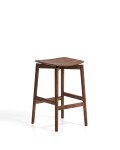 Evera-Hocker aus Eichenfurnier mit Finish