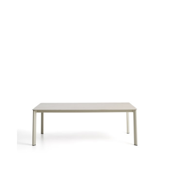 Anafi-Tisch aus gesintertem Stein und ecrufarbenem Aluminium, 220 x 100 cm